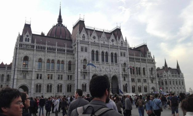 <span class="entry-title-primary">Áderen a világ szeme (KÉPGALÉRIÁVAL ÉS VIDEÓKKAL)</span> <span class="entry-subtitle">Szerkesztőségi hírösszefoglaló</span>