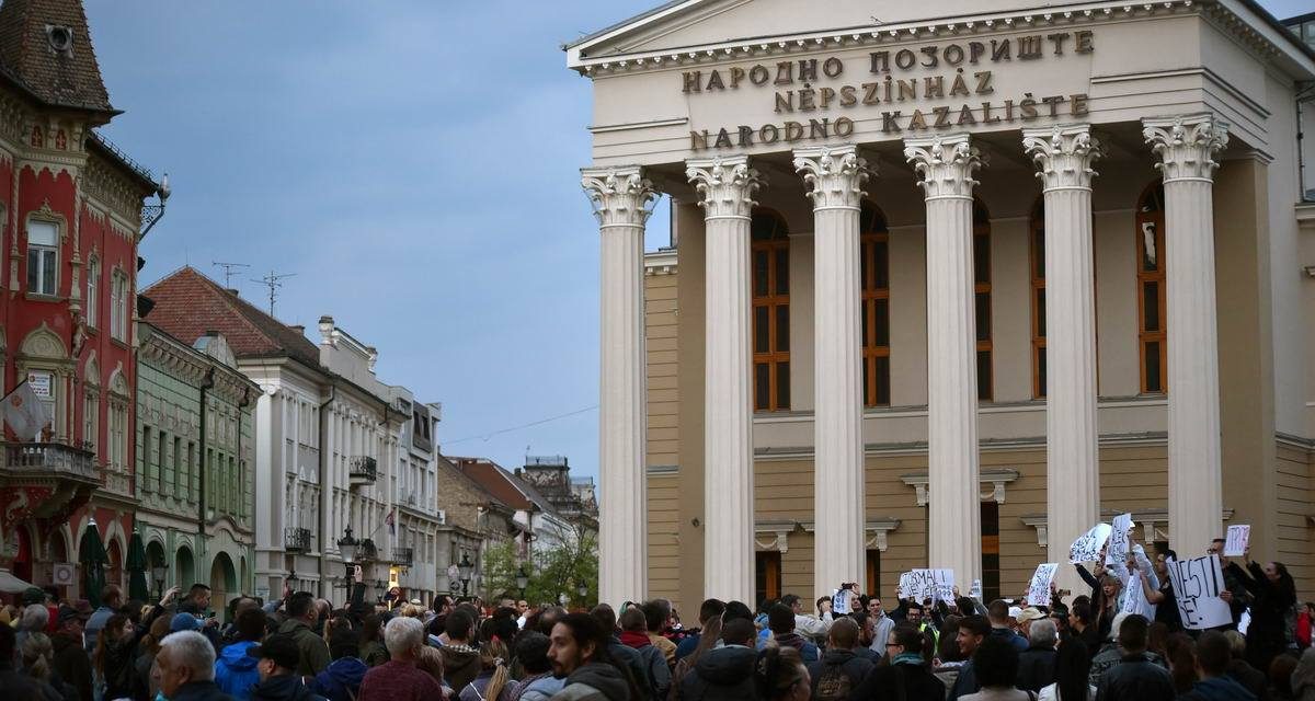 Hétre ma várjuk a Népszínháznál! (KÉPGALÉRIÁVAL)