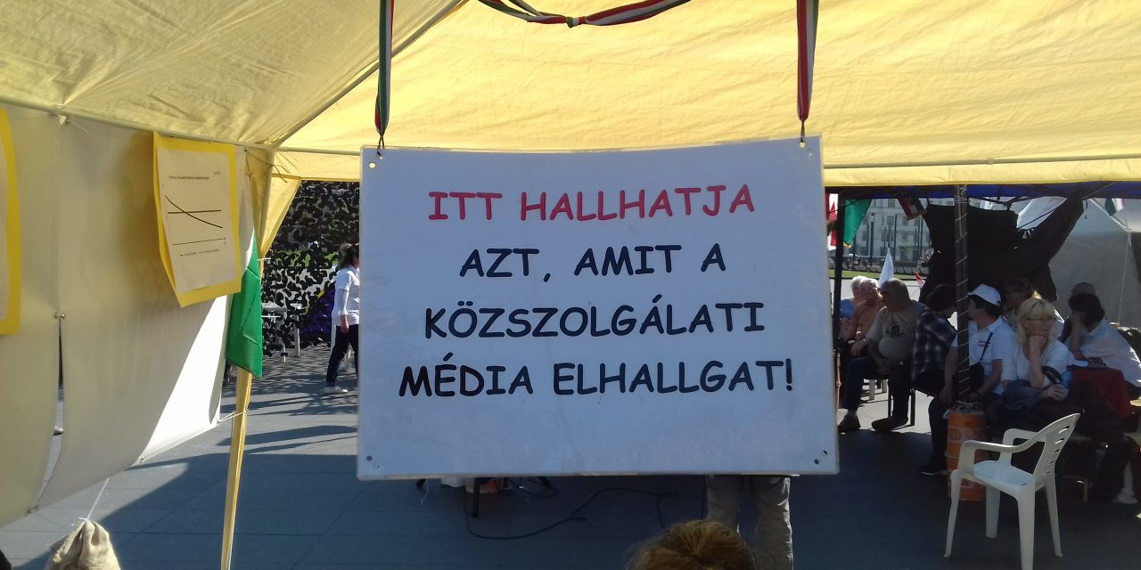 <span class="entry-title-primary">Orbán Viktor lemondását követelik Budapesten (KÉPGALÉRIA)</span> <span class="entry-subtitle">„Itt hallhatja azt, amit a közszolgálati média elhallgat”</span>