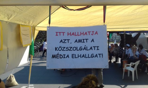 <span class="entry-title-primary">Orbán Viktor lemondását követelik Budapesten (KÉPGALÉRIA)</span> <span class="entry-subtitle">„Itt hallhatja azt, amit a közszolgálati média elhallgat”</span>