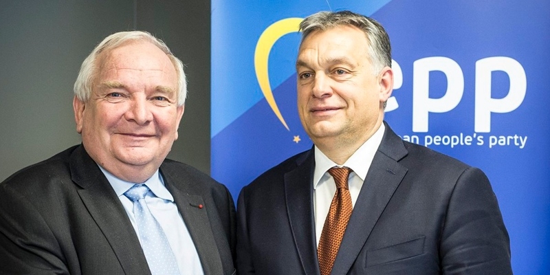 <span class="entry-title-primary">Az Európai Néppárt elnöke szerint világos üzenetet küldtek Orbánnak</span> <span class="entry-subtitle">Miniszterelnöki Sajtóiroda: Nem akarjuk bezárni Soros egyetemét, de...</span>