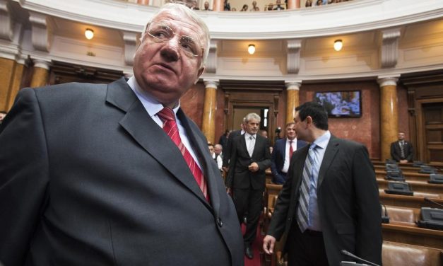 Šešelj és a szögesdrót dicsérete