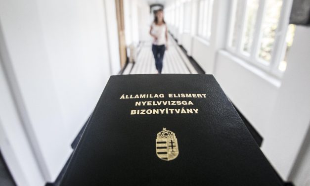 Ingyenes lesz az első nyelvvizsga a fiataloknak