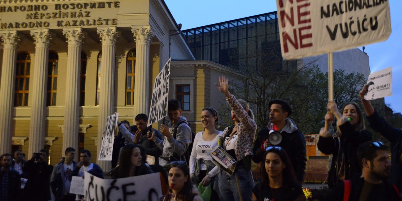 <span class="entry-title-primary">Szabadka: Látogatás a médiaházaknál</span> <span class="entry-subtitle">A tüntetők ma este hét órától ismét a Népszínház épülete előtt gyülekeznek</span>