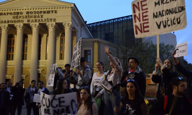 <span class="entry-title-primary">Szabadka: Látogatás a médiaházaknál</span> <span class="entry-subtitle">A tüntetők ma este hét órától ismét a Népszínház épülete előtt gyülekeznek</span>