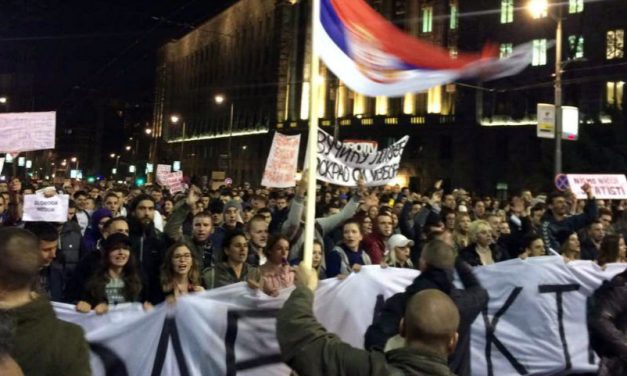 Mégsem szünetelnek a tüntetők