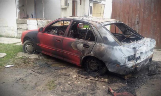 Rendőrség: Az autó magától gyulladt ki Hódságon
