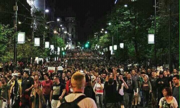 <span class="entry-title-primary">A tüntetők elhatárolódtak a pártoktól</span> <span class="entry-subtitle">A tiltakozások szervezői közzétették követeléseiket</span>