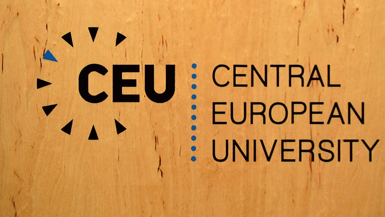 Az osztrák miniszter örül a CEU-nak