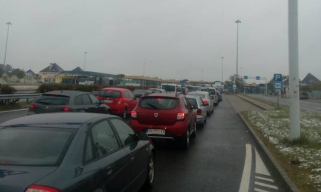 Határinfó: Áramszünet miatt torlódás Kelebiánál és Királyhalomnál