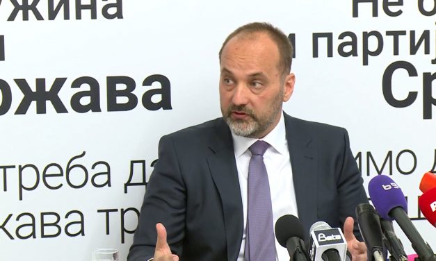 <span class="entry-title-primary">Saša Janković mozgalmat alapít</span> <span class="entry-subtitle">A Demokrata Párt nem része az egykori ombudsman kezdeményezésének</span>