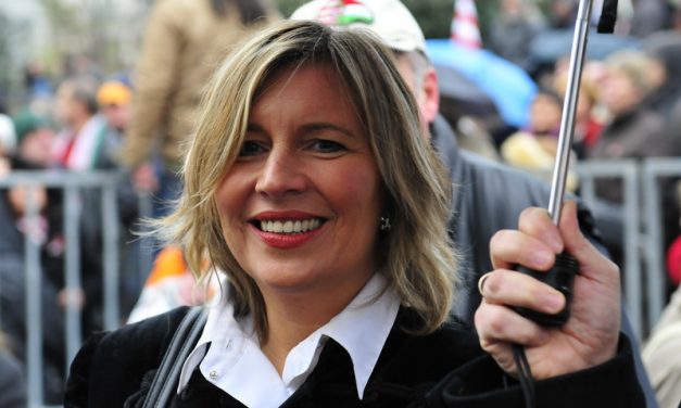 Nem tarthatott lakossági fórumot a zentai városházán Morvai Krisztina