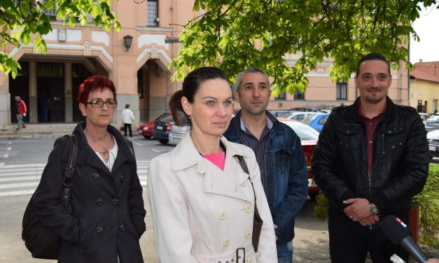 <span class="entry-title-primary">Az MM kivonult a magyarkanizsai képviselő-testület mai üléséről</span> <span class="entry-subtitle">Így vállalnak sorsközösséget a nagyvárosokban tiltakozókkal </span>