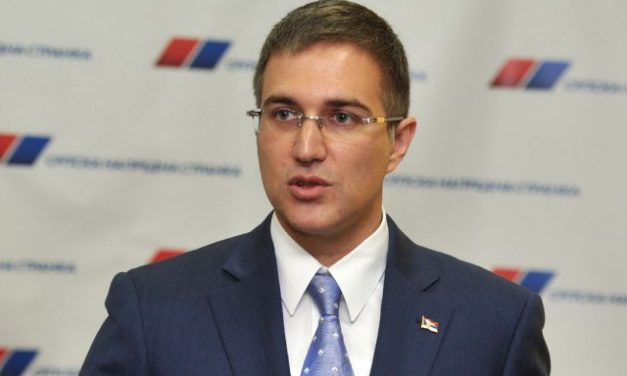 <span class="entry-title-primary">SZHP: Vučićot Beli követi</span> <span class="entry-subtitle">A Szerb Haladó Párt tisztségviselője, Nebojša Stefanović kijelentette, hogy Aleksandar Vučić, a hatalmi koalíció jelöltje „jó eredményeket” ért el a választásokon</span>