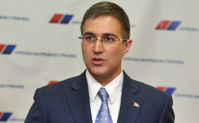 <span class="entry-title-primary">SZHP: Vučićot Beli követi</span> <span class="entry-subtitle">A Szerb Haladó Párt tisztségviselője, Nebojša Stefanović kijelentette, hogy Aleksandar Vučić, a hatalmi koalíció jelöltje „jó eredményeket” ért el a választásokon</span>