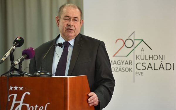 Hajnal Jenő szerint csoda történt, Pásztor a Fidesz abszolút győzelmének örül