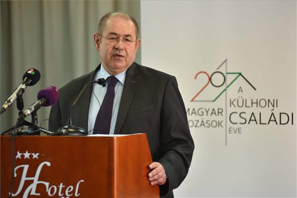 Hajnal Jenő szerint csoda történt, Pásztor a Fidesz abszolút győzelmének örül