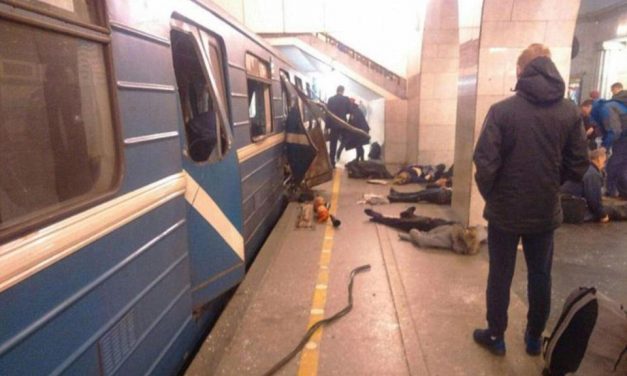 <span class="entry-title-primary">Öngyilkos merénylő robbanthatott Szentpétervárott (VIDEÓKKAL)</span> <span class="entry-subtitle">Szerkesztőségi hírösszefoglaló</span>