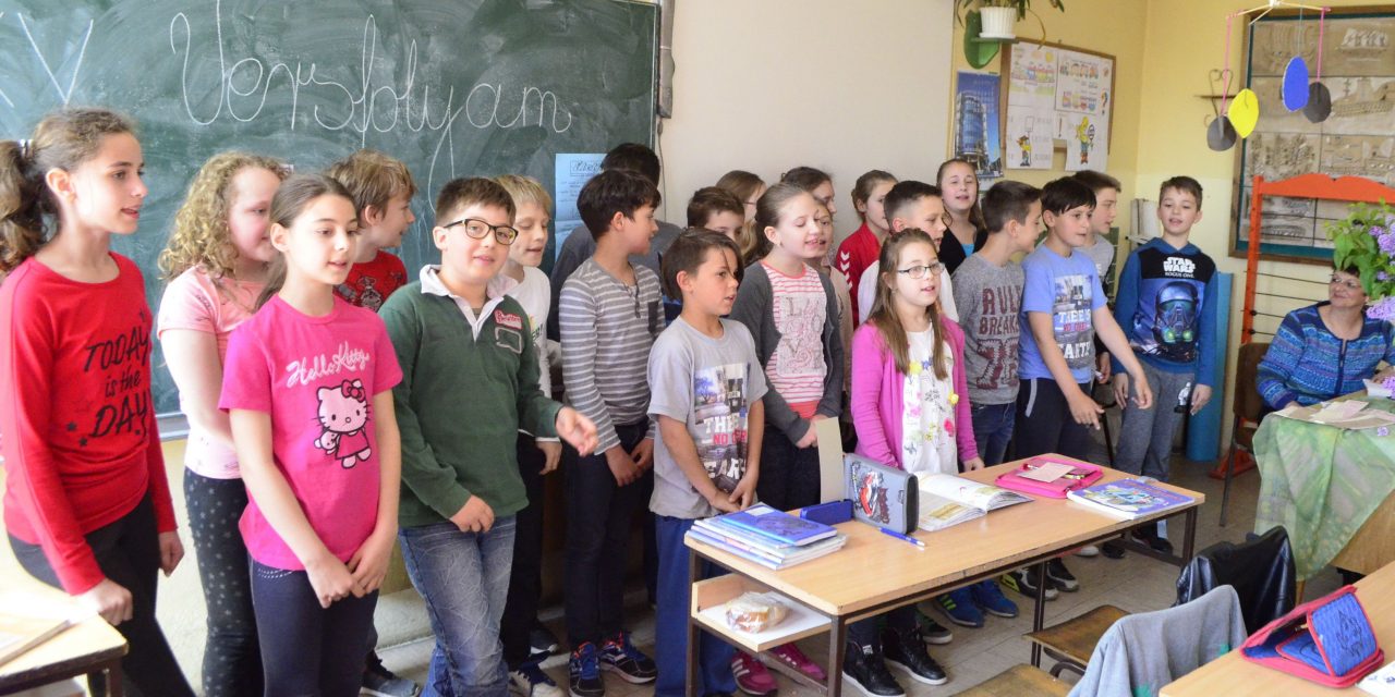 Megkezdődött a Versfolyam