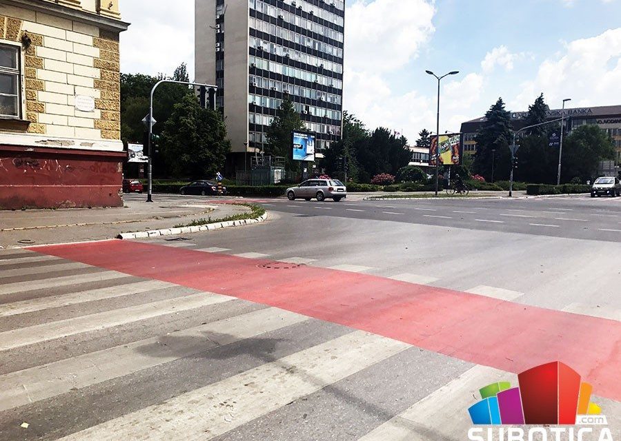 Piros volt a bicikliút…