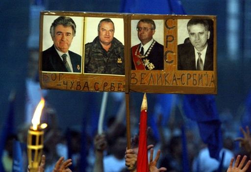 <span class="entry-title-primary">Vérszomjas hadurak szócsatája</span> <span class="entry-subtitle">Tomislav Nikolić elnökösködése utolsó napjaiban is meggyalázta hivatalát</span>