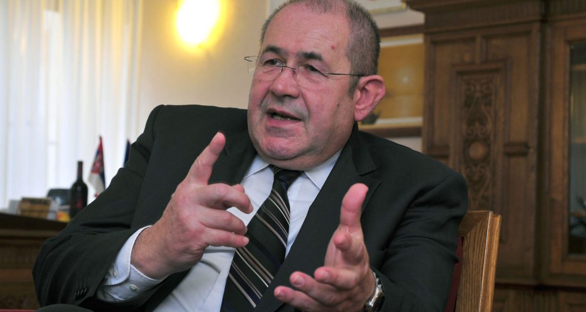 <span class="entry-title-primary">Zentai távfűtés: A helyi városvezetés kedden tárgyal a szerb kormány képviselőivel</span> <span class="entry-subtitle">Pásztor nem látja annak az okát, hogy miért ne lehetne a Jogi Karon magyarul felvételizni</span>