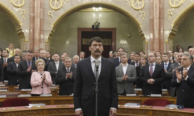 Áder János letette az esküt