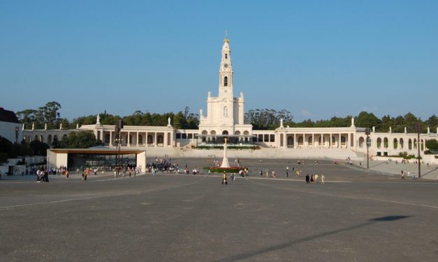 „Az embereket, mint virágcsokrot ajánlom fel Máriának”