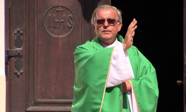 <span class="entry-title-primary">Fohász a déli végeken</span> <span class="entry-subtitle">Portréfilm Bogdán József papköltőről a Duna Worldon</span>