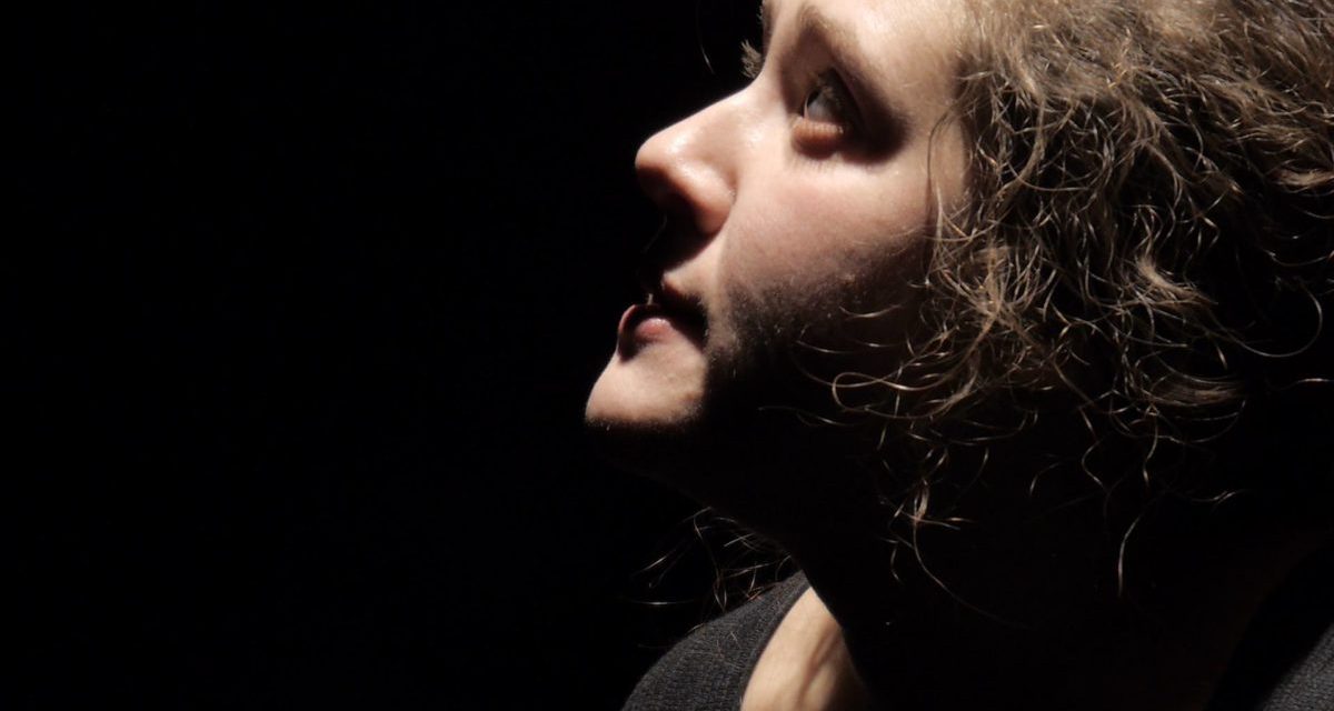 <span class="entry-title-primary">Hullámtörés</span> <span class="entry-subtitle">Zenta, Zentai Magyar Kamaraszínház, május 6. – Kezdés: 19,30</span>