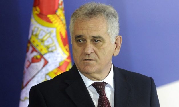 Nikolić: Haradinaj egy kutya, akit meg kell büntetni