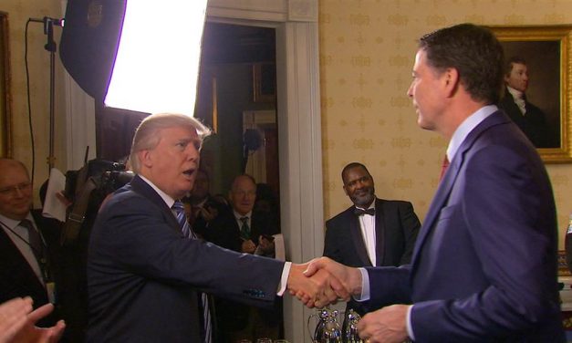 Trump tragiComeydiája (Trumpizmusok)