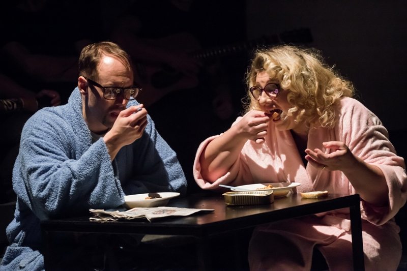 <span class="entry-title-primary">A dög</span> <span class="entry-subtitle">Újvidék, Újvidéki Színház, május 30. – Kezdés: 19.00</span>