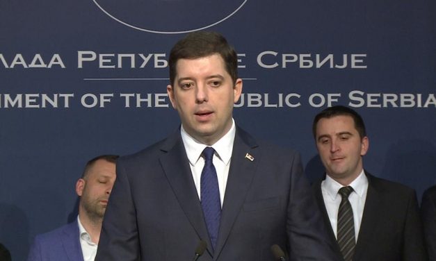 Nem engedték be Koszovóba a Koszovó-ügyi biztost