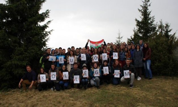 Felmondott az Európa Kollégiumban Kasza Csongor