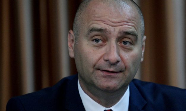 <span class="entry-title-primary">Ivanišević szerint a VMSZ nem a hatalom része Szabadkán?</span> <span class="entry-subtitle">Az államtitkár a menekültlakások kapcsán kubai és ukrajnai személyekről beszél</span>