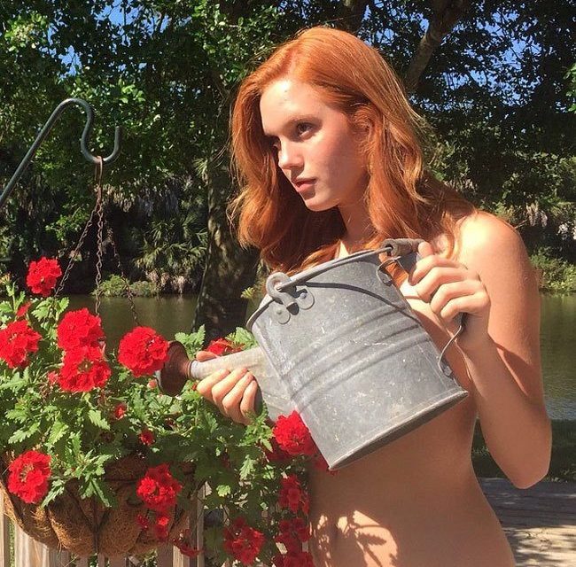 <span class="entry-title-primary">Kertészkedjen Ön is meztelenül!</span> <span class="entry-subtitle">Május első szombatja immár tizenharmadik esztendeje a ruhátlan kerti munka világnapja</span>