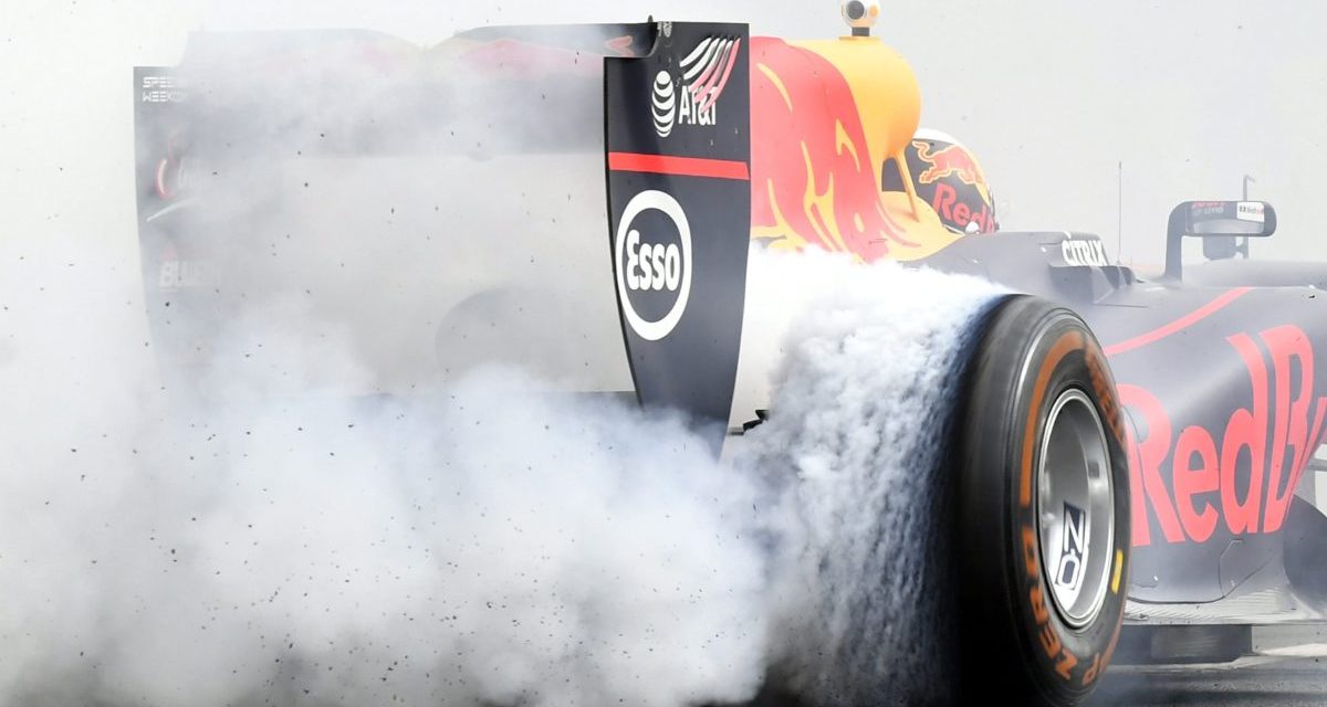 <span class="entry-title-primary">Véget ért a budapesti Nagy Futam</span> <span class="entry-subtitle">Kétszázötvenezer néző volt kíváncsi a magyar fővárosban az autós parádéra</span>