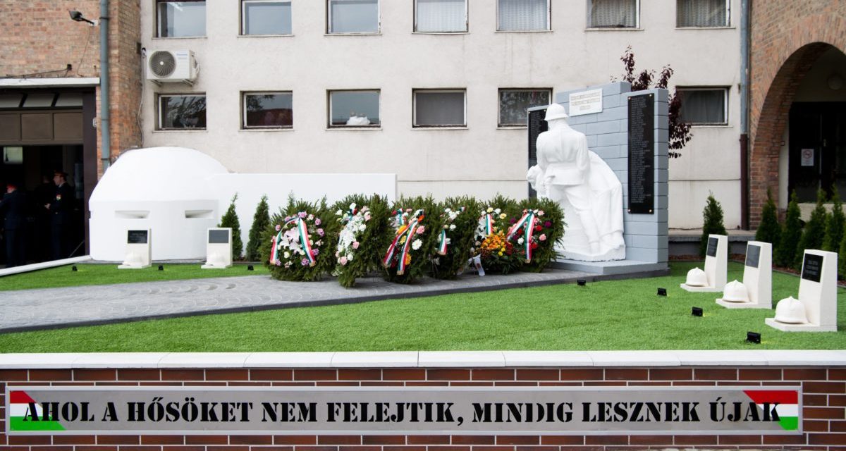 <span class="entry-title-primary">Emlékművet kaptak az ötvenhatos tűzoltók</span> <span class="entry-subtitle">Az 1956-os forradalom és szabadságharc idején hősi halált halt tűzoltóknak állít emlék a most felavatott alkotás</span>