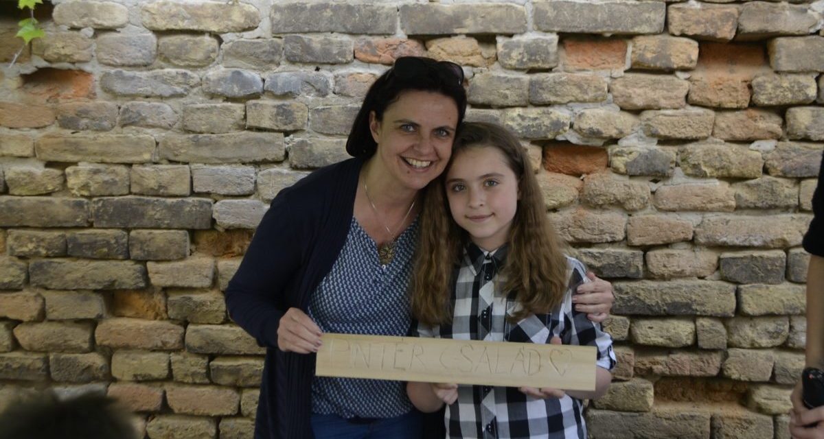 <span class="entry-title-primary">Anya legyen mindig boldog</span> <span class="entry-subtitle">Gyermekeket kérdeztük az Anyák napjáról</span>