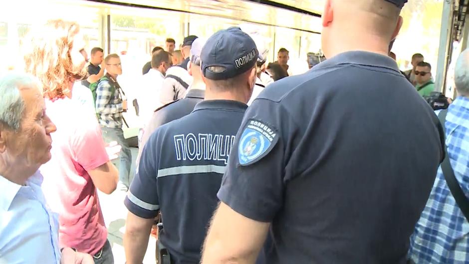 Újságírónőkre támadtak Vučić hívei