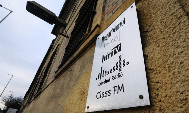 <span class="entry-title-primary">Halmozza a veszteségeket Simicska Lajos médiabirodalma</span> <span class="entry-subtitle">771 millió forintos veszteség a Hír Tv-nél, 762 millió a Magyar Nemzetnél, de a Heti Válasz és a Lánchíd Rádió is deficites</span>