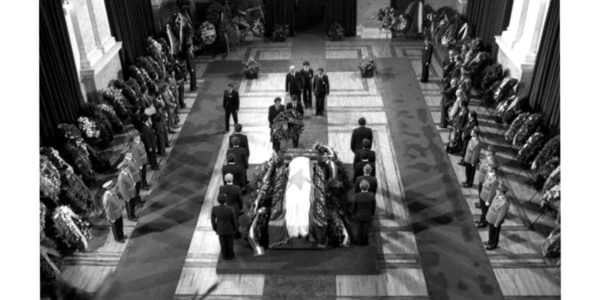 <span class="entry-title-primary">Tito temetése</span> <span class="entry-subtitle">A biztos dátum</span>