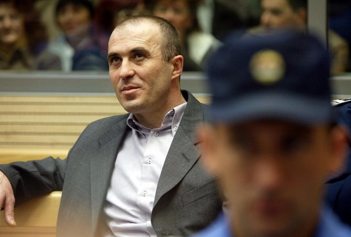 Fenyegetik a Đinđić gyilkosának fiát bekísérő rendőrt