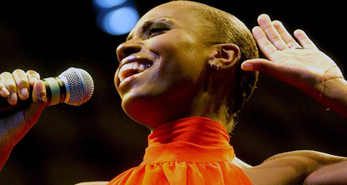 <span class="entry-title-primary">Szigeti históriák (2003/9)</span> <span class="entry-subtitle">Ezeregy fesztiváléj legszebb meséi</span>