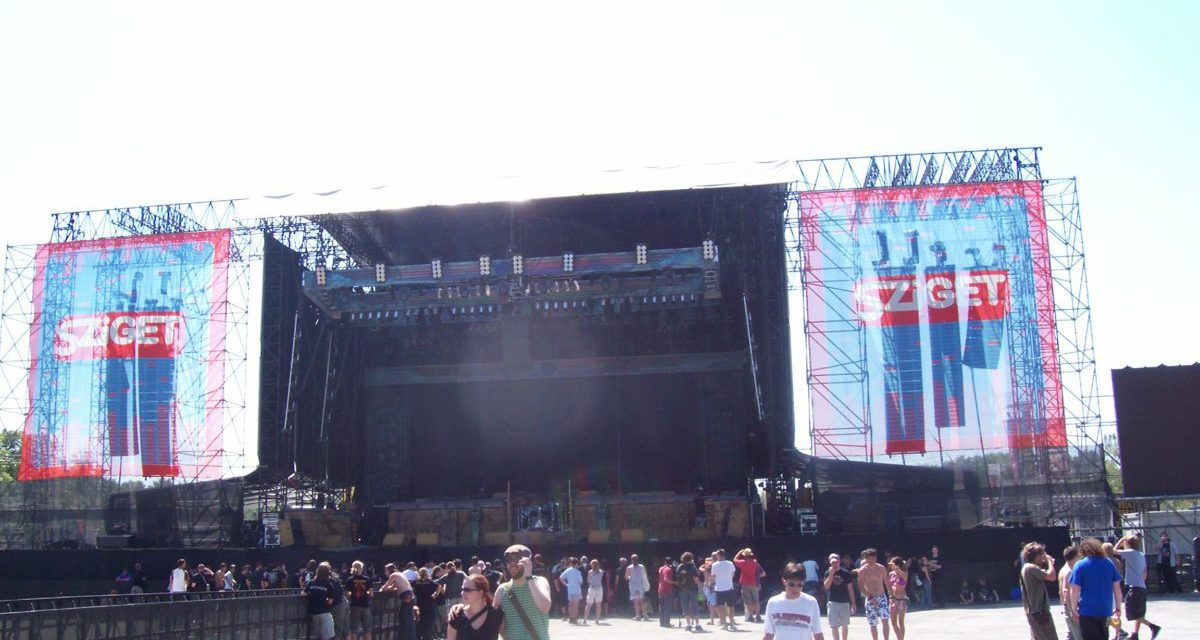 <span class="entry-title-primary">Szigeti históriák (2008/1)</span> <span class="entry-subtitle">Ezeregy fesztiváléj legszebb meséi</span>