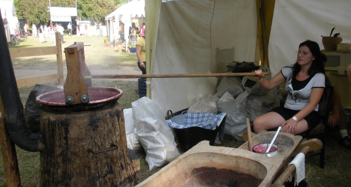 <span class="entry-title-primary">Szigeti históriák (2009/13)</span> <span class="entry-subtitle">Ezeregy fesztiváléj legszebb meséi</span>