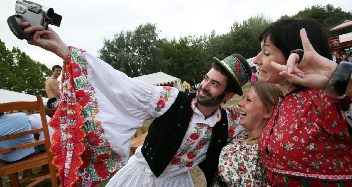 <span class="entry-title-primary">Szigeti históriák (2009/15)</span> <span class="entry-subtitle">Ezeregy fesztiváléj legszebb meséi</span>