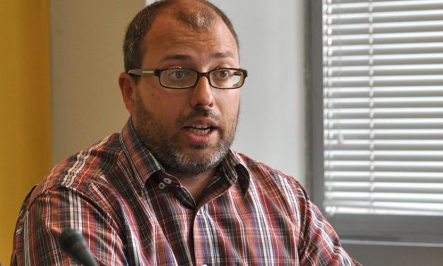 <span class="entry-title-primary">Gyanús körülmények között halt meg az ember, aki szidta Vučićot</span> <span class="entry-subtitle">Az ügyvéd részletes vizsgálatot követel</span>