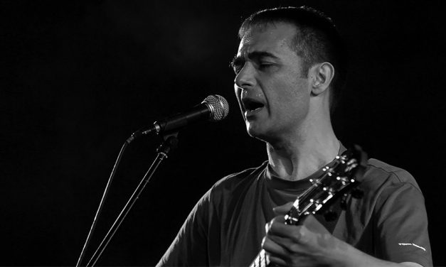 Vlada Divljan emléktáblát kap Óbecsén